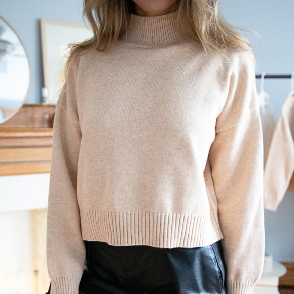 NWT Soft and cozy crop turtle neck sweater - Picture 9 of 11
